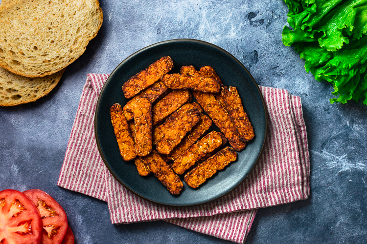 Smoky Tempeh Sandwich