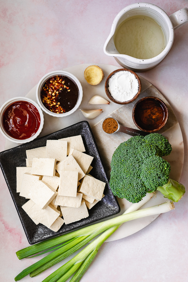 ingredients to make chili sauce tofu and broccoli