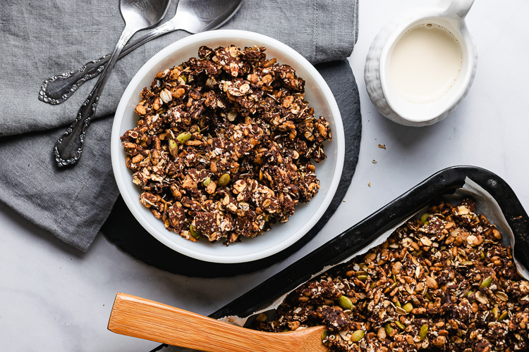 Date-Sweetened Chocolate Granola (Vegan, Gluten-Free)