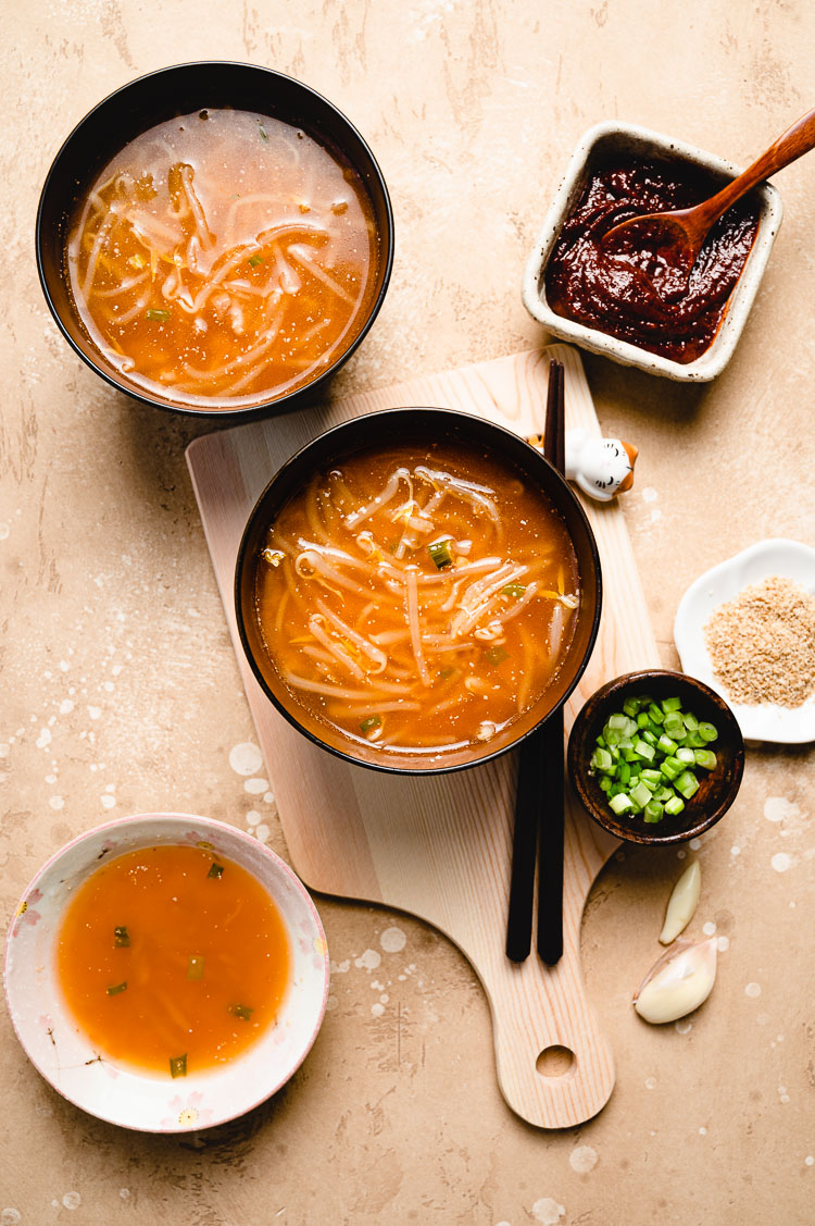 flatlay of 3 bowls of bean sprout miso soup