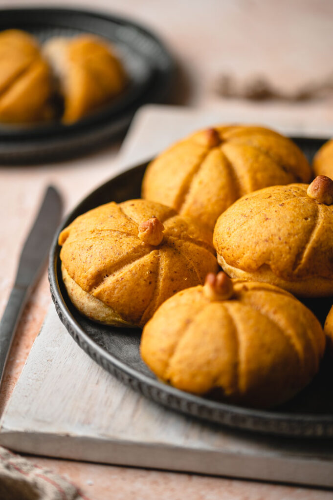 Vegan Pumpkin Melon Pan ヴィーガンパンプキンメロンパン Ellie Likes Cooking