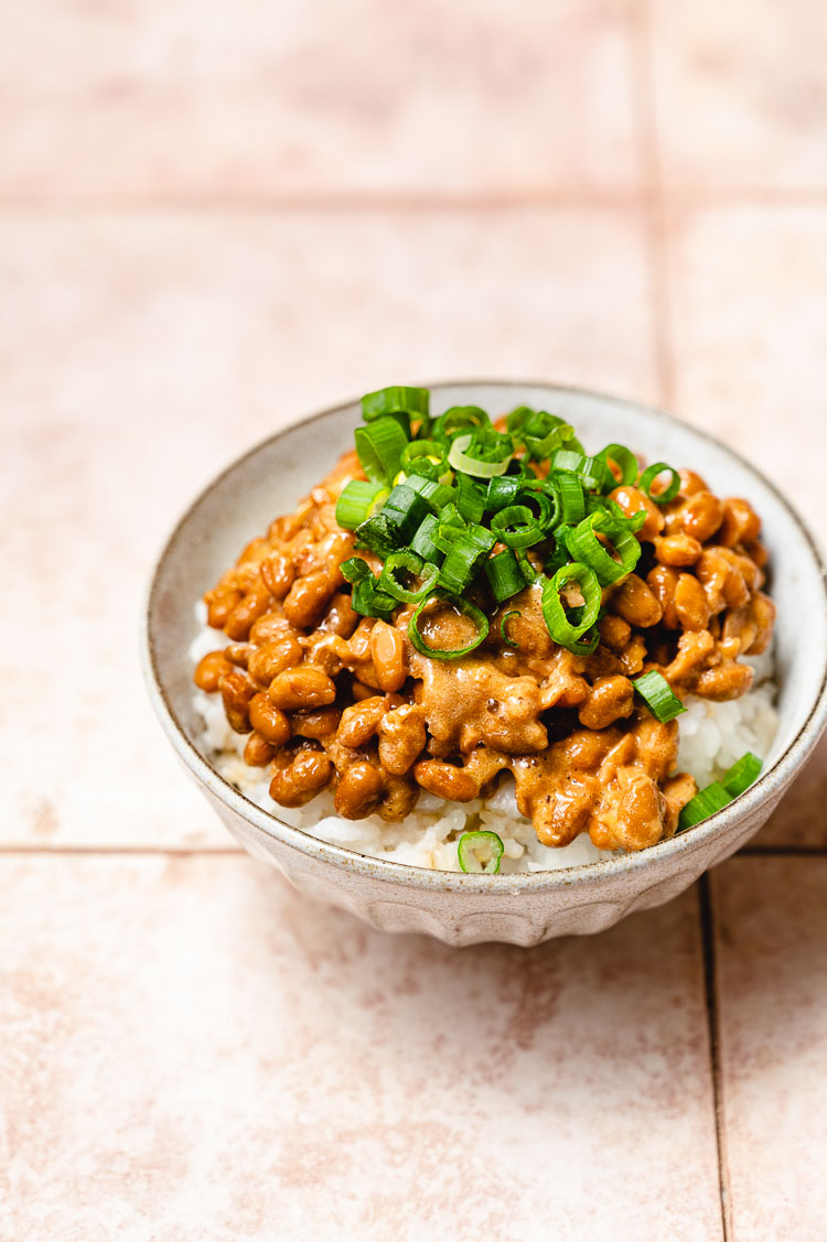 natto gohan with green onions