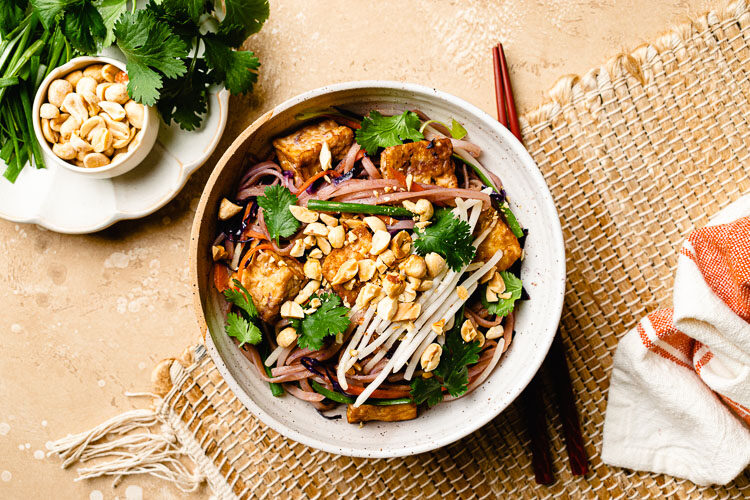 pad thai in a bowl