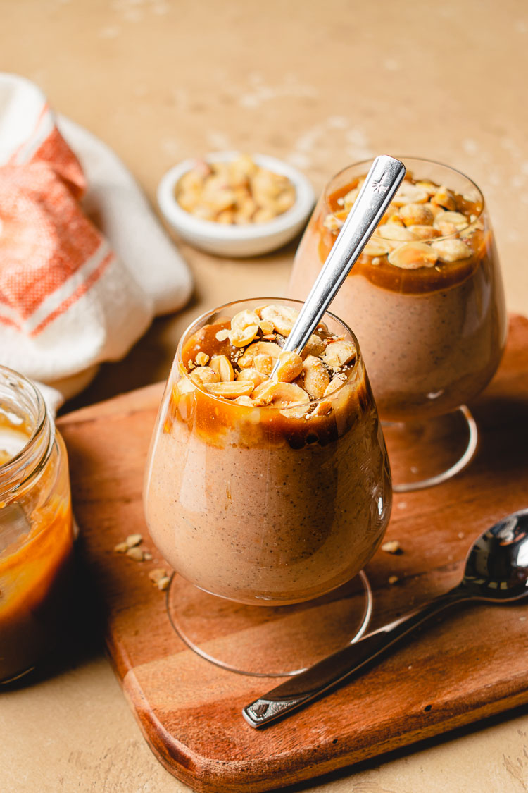 snickers chia pudding in cups
