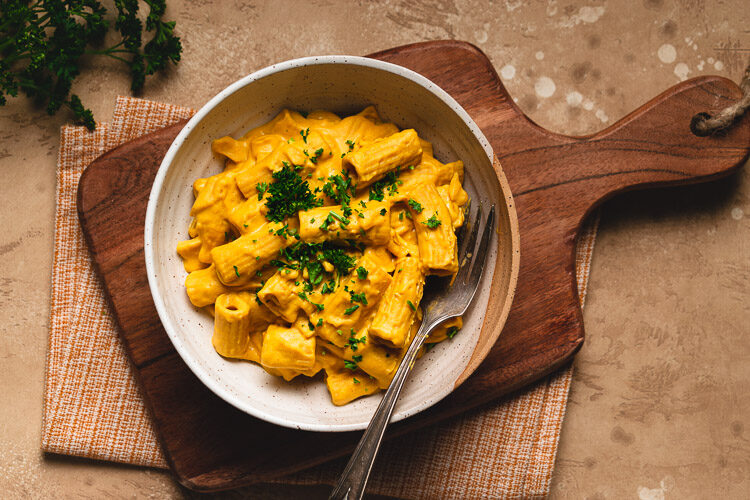 bowl of vegan mac and cheese