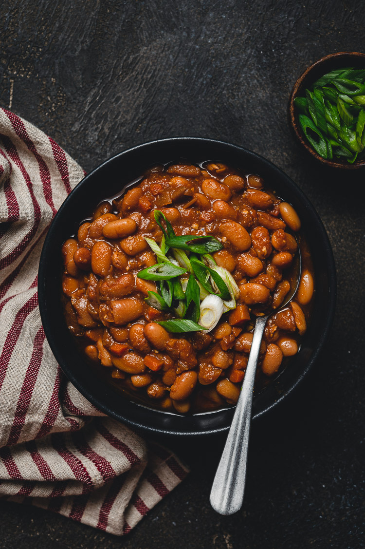 vegan baked beans in a bowl