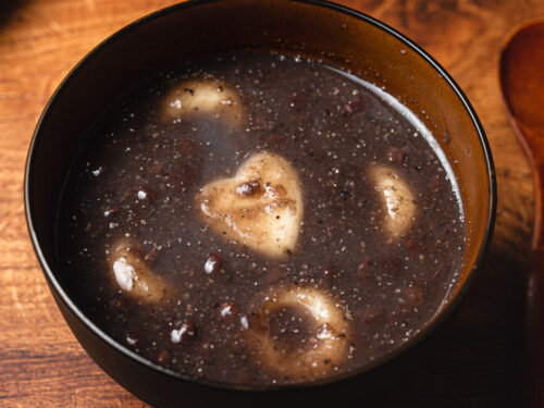 Black Sesame Zenzai (Oshiruko) with Tofu Dango | 豆腐白玉の黒胡麻