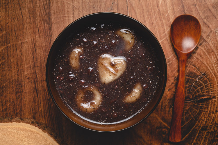 bowl of black sesame zenzai