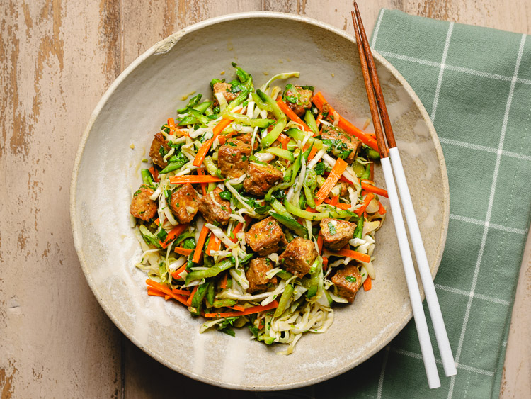 Peanut Tempeh Slaw