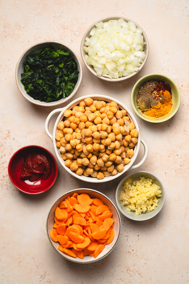 chickpea spinach curry ingredients