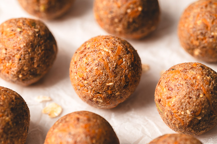 Carrot Cake Energy Bites