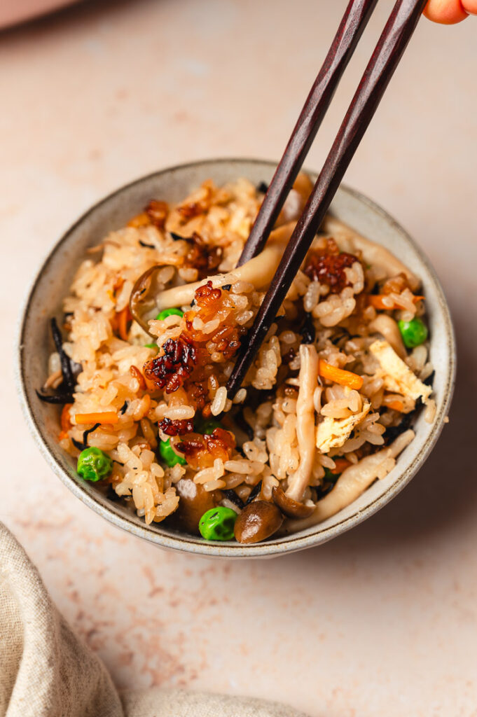 Japanese Mixed Rice Takikomi Gohan (Japanese Mixed Rice ) 炊き込みご飯 - Ellie Likes Cooking