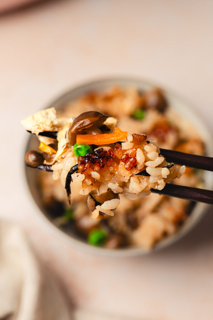 Japanese Mixed Rice Takikomi Gohan (Japanese Mixed Rice ) 炊き込みご飯 - Ellie Likes Cooking