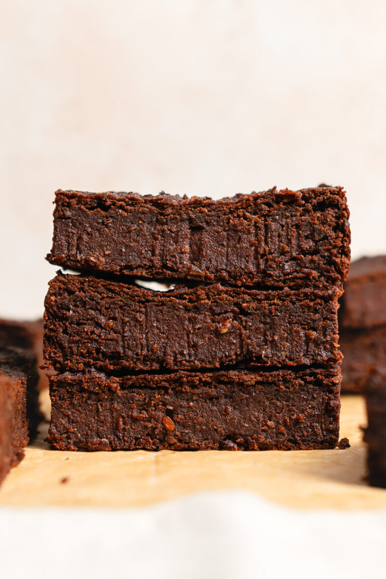 Fudgy Chickpea Date Brownies
